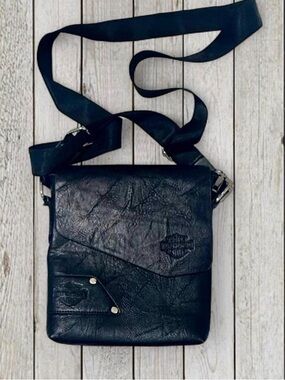 Harley-Davidson Black Leather Messenger Crossbody Bag